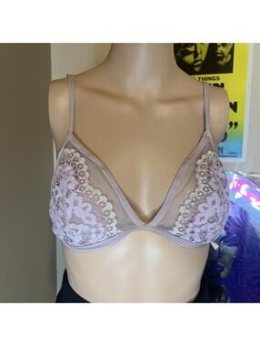 Victoria’s Secret Lavender Lace Bralette
